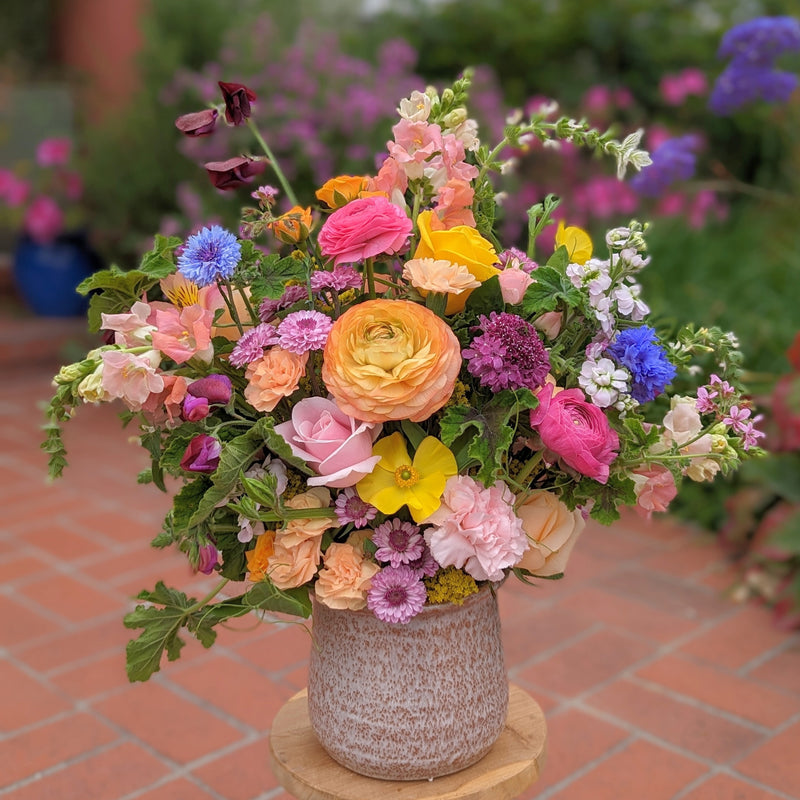 Seasonal Flowers: Full Arrangement