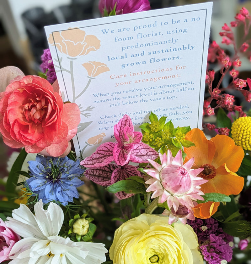 Seasonal Flower Arrangement: The Midi
