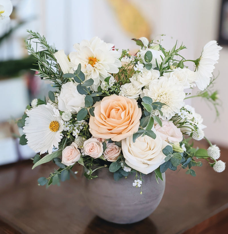 Seasonal Flowers: Midi Arrangement