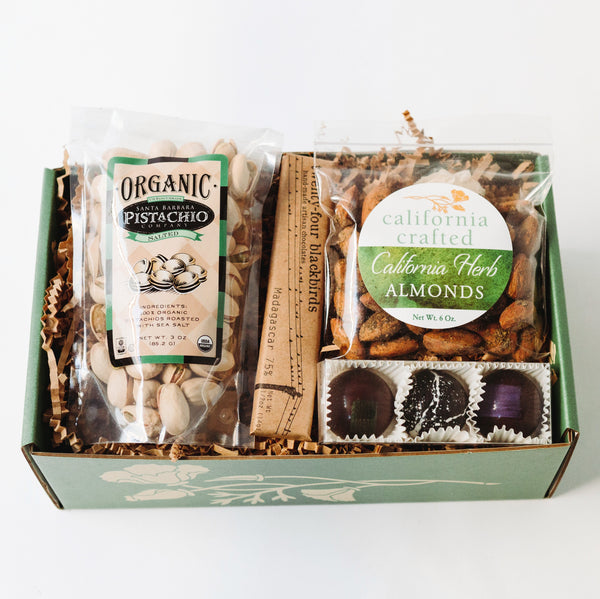 Petite SB gift box with assorted nuts and chocolates